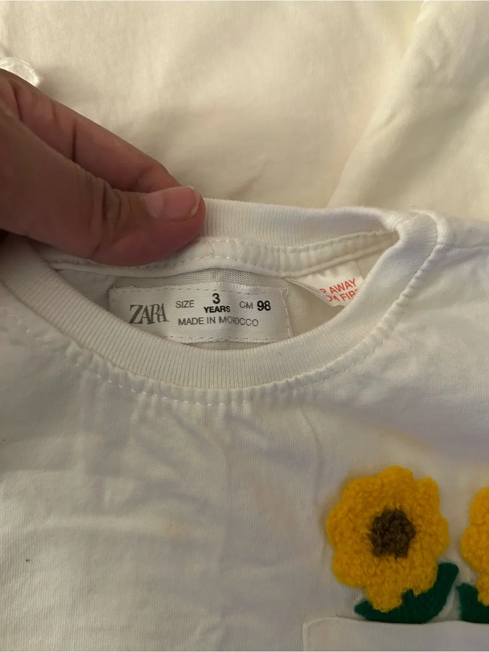 Zara White Kids T-Shirt with Crocheted Sunflower Pocket